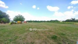 Eladó üdülőövezeti telek Szentes