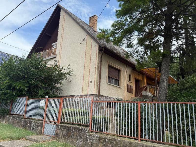 Eladó családi ház Geresdlak