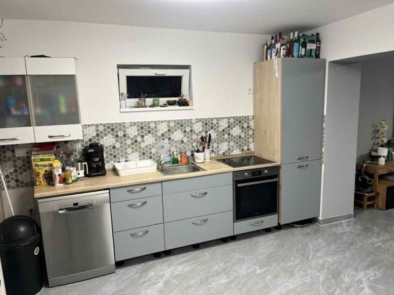 Eladó családi ház Úri