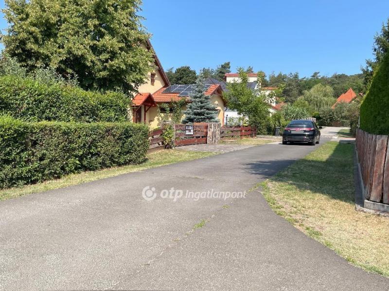 Eladó házrész Gödöllő