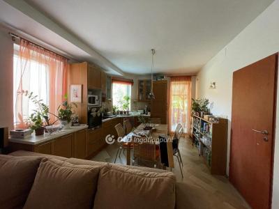 Eladó házrész Gödöllő