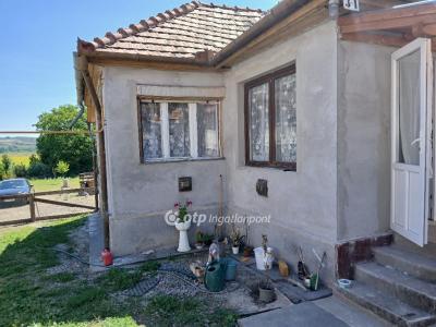 Eladó családi ház Lőrinci