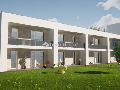 Eladó lakás Komárom