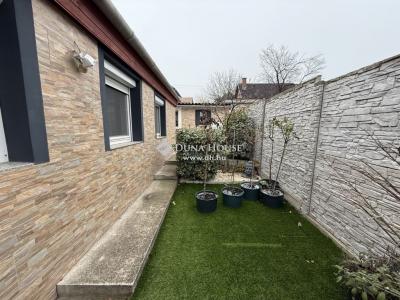 Eladó családi ház Érd