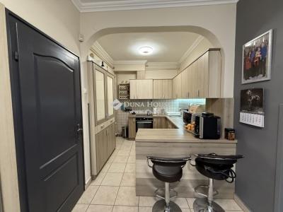 Eladó családi ház Érd