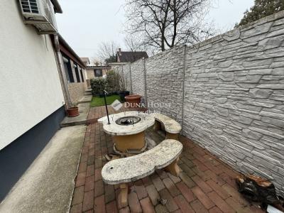 Eladó családi ház Érd