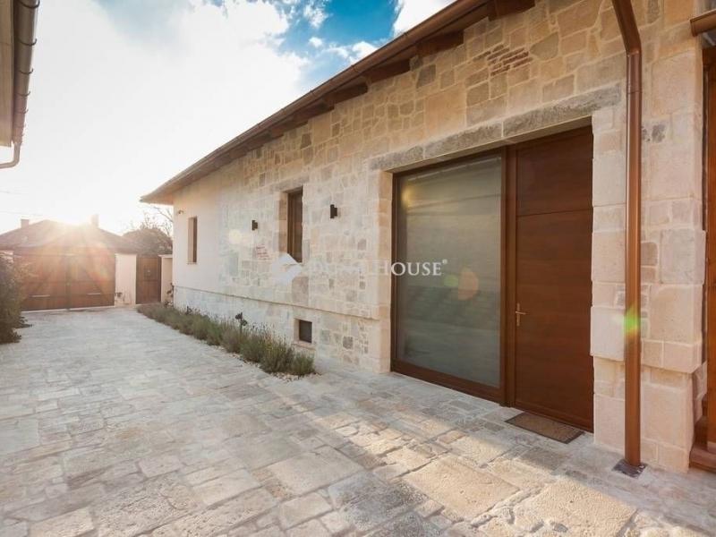 Eladó családi ház Taksony