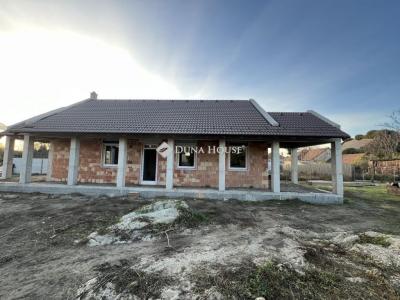 Eladó családi ház Tököl
