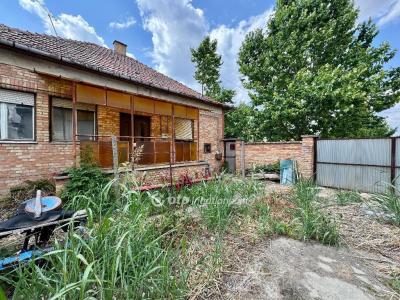 Eladó családi ház Deszk
