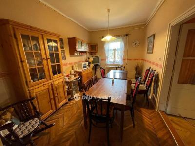 Eladó családi ház Csanytelek