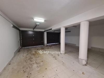 Eladó családi ház Budapest