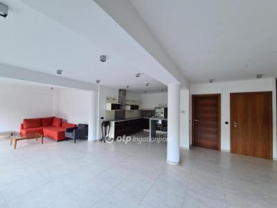 Eladó családi ház Budapest