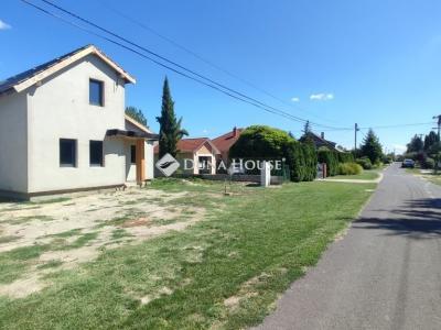 Eladó nyaraló Balatonkeresztúr