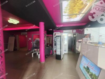 Eladó utcai bejáratú üzlethelység Kecskemét