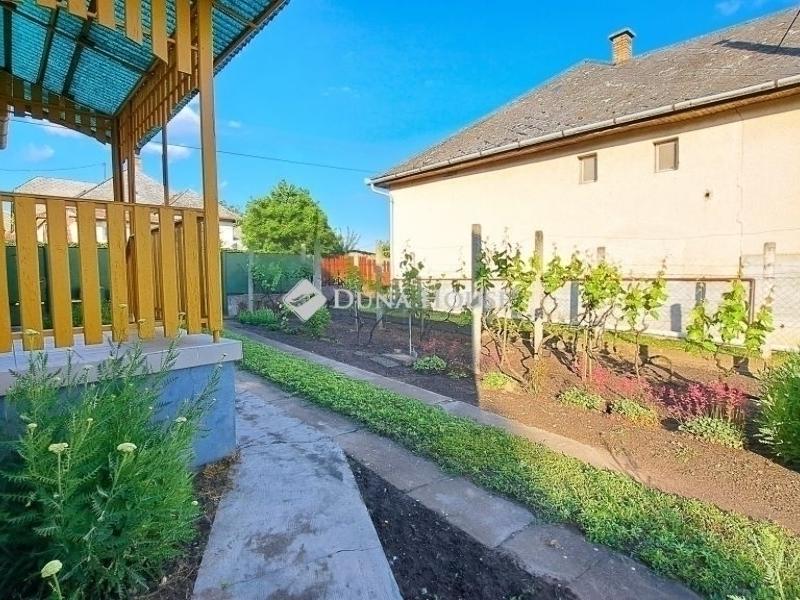 Eladó családi ház Zsámbok