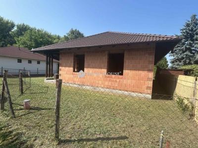 Eladó családi ház Albertirsa