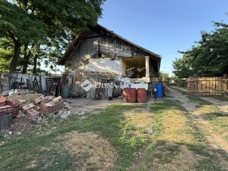 Eladó családi ház Vecsés