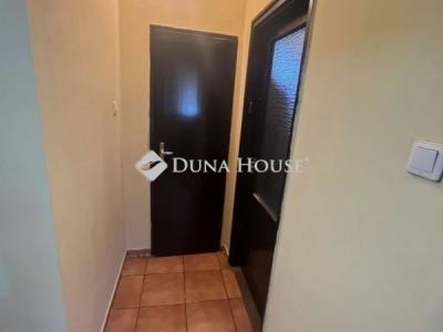 Eladó családi ház Úri