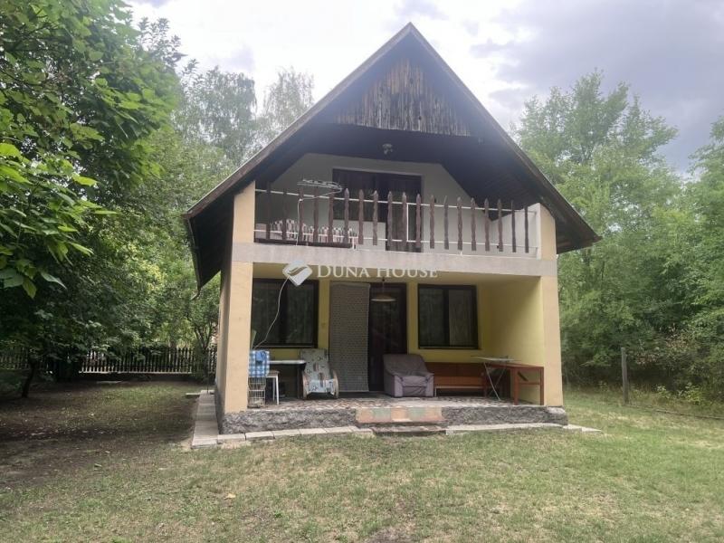 Eladó családi ház Tápiószentmárton