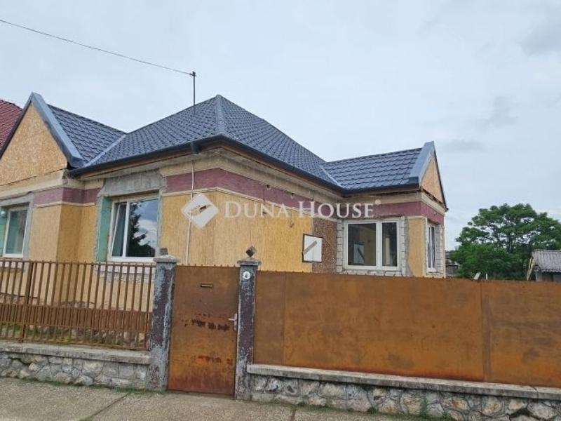 Eladó családi ház Tápiószecső