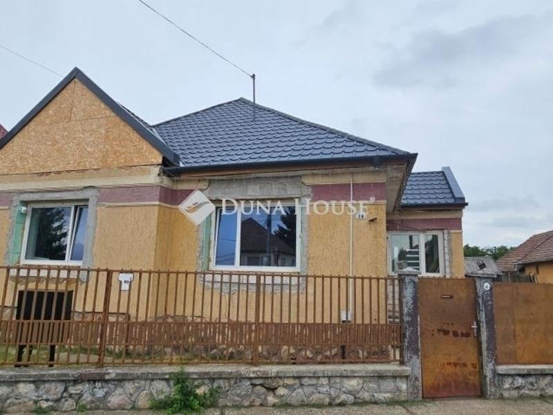 Eladó családi ház Tápiószecső