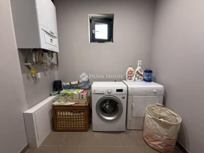 Eladó családi ház Péteri