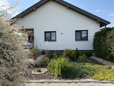 Eladó családi ház Péteri