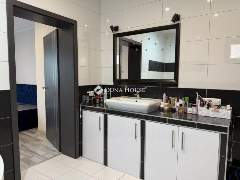 Eladó családi ház Péteri