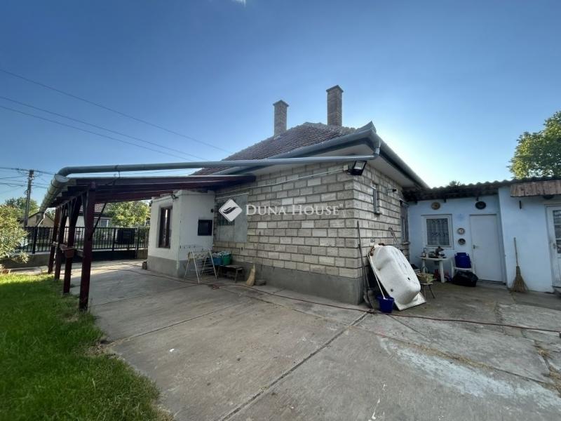 Eladó családi ház Albertirsa