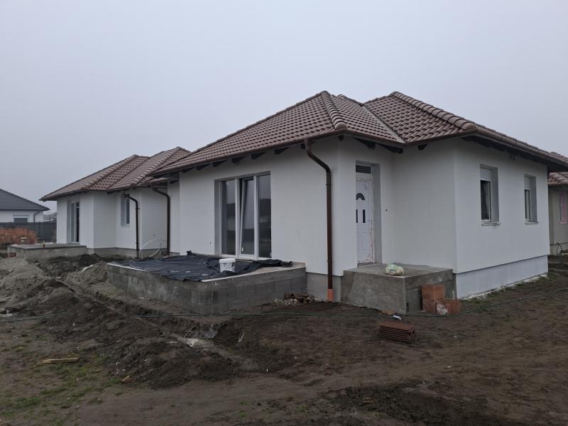 Eladó ikerház Jászberény