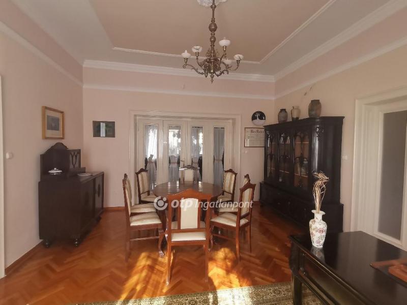 Eladó családi ház Békéscsaba