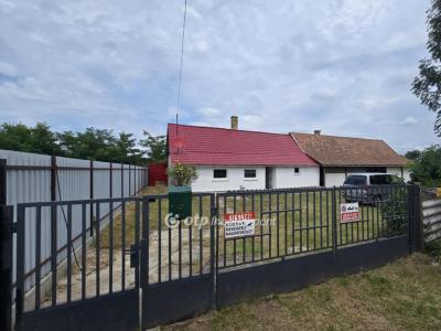Eladó családi ház Nádudvar