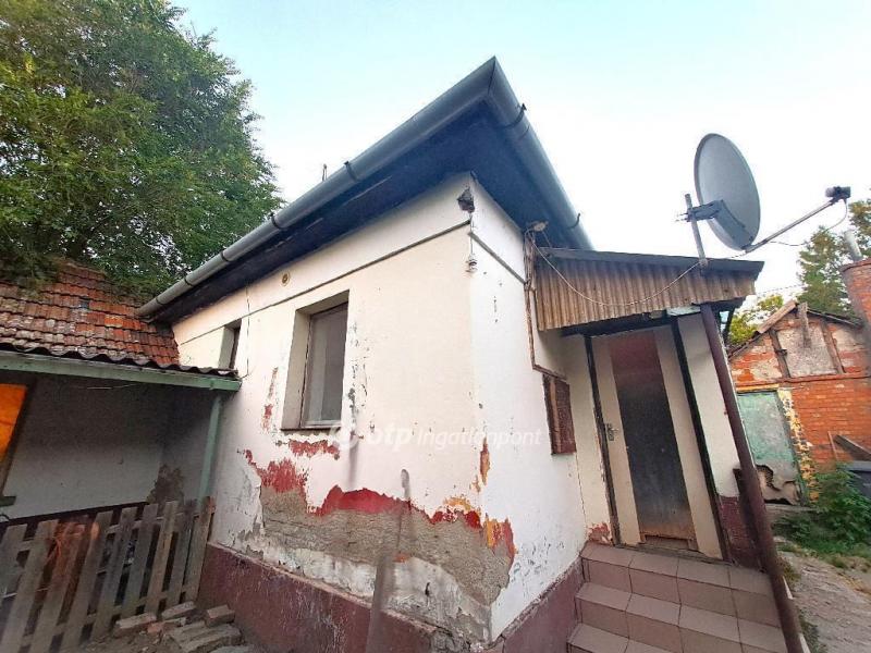 Eladó családi ház Szolnok