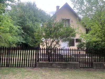 Eladó nyaraló Tápiószentmárton