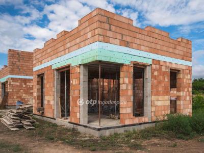 Eladó lakás Velence