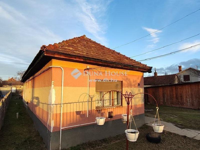 Eladó családi ház Gyál