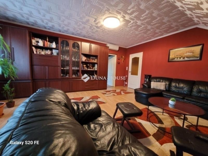 Eladó családi ház Vecsés