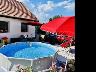 Eladó családi ház Tápióság