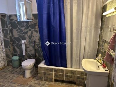 Eladó családi ház Tura