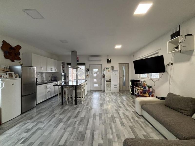 Eladó családi ház Mogyoród