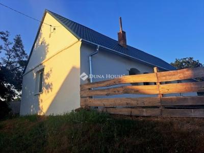 Eladó családi ház Baksa