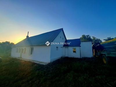 Eladó családi ház Baksa