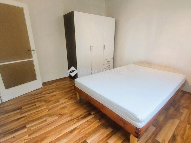 Eladó lakás Pécs