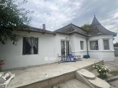 Eladó családi ház Tápiószentmárton