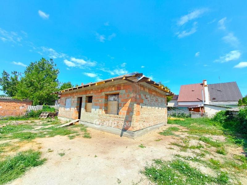 Eladó családi ház Abony
