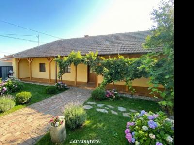 Eladó családi ház Békéscsaba