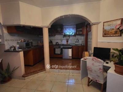 Eladó családi ház Hajdúhadház