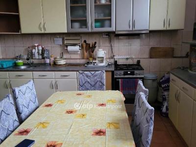 Eladó családi ház Hajdúhadház