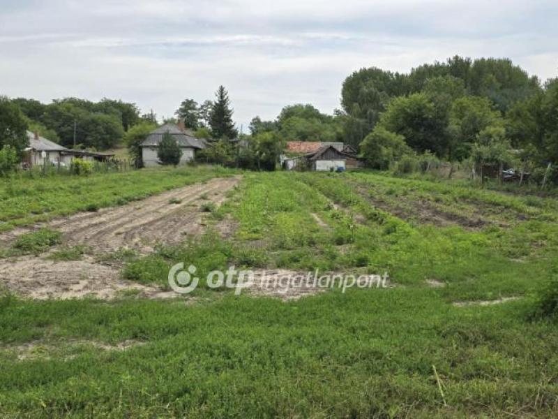 Eladó családi ház Vámospércs