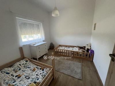 Eladó családi ház Balatonőszöd